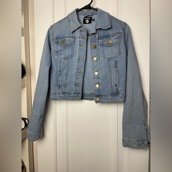 Boohoo stretchy jean jacket US 2 size with brass buttons - Picture 4 of 6